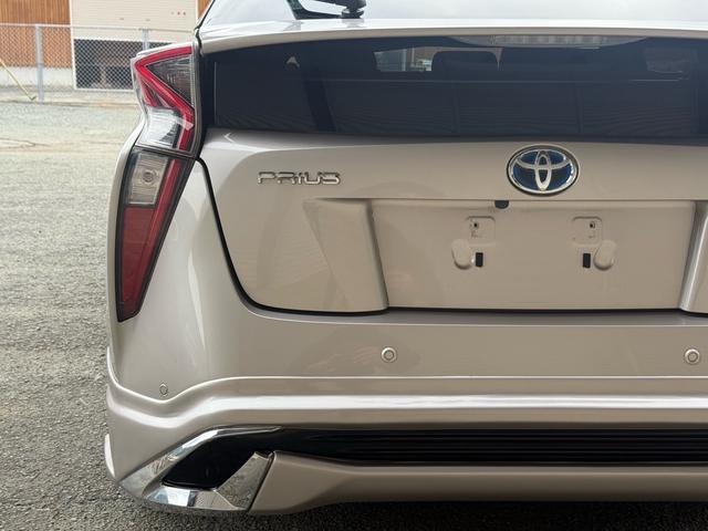 プリウス Ｓセーフティプラス　純正ナビ　ｔｏｙｏｔａチームメイト　新品フルエアロＦ・Ｓ・Ｒ　バックカメラ　ビルトインＥＴＣ　レーダークルーズコントロール　衝突軽減ブレーキ　横滑り防止　スマートキー　プッシュスタート　オートライト（19枚目）