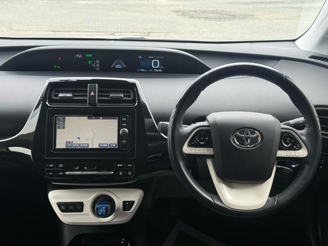 プリウス Ｓセーフティプラス　純正ナビ　ｔｏｙｏｔａチームメイト　新品フルエアロＦ・Ｓ・Ｒ　バックカメラ　ビルトインＥＴＣ　レーダークルーズコントロール　衝突軽減ブレーキ　横滑り防止　スマートキー　プッシュスタート　オートライト（31枚目）