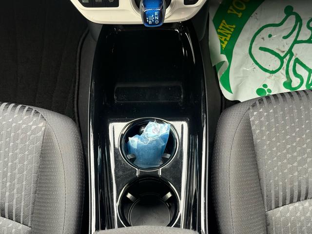 プリウス Ｓセーフティプラス　純正ナビ　ｔｏｙｏｔａチームメイト　新品フルエアロＦ・Ｓ・Ｒ　バックカメラ　ビルトインＥＴＣ　レーダークルーズコントロール　衝突軽減ブレーキ　横滑り防止　スマートキー　プッシュスタート　オートライト（39枚目）