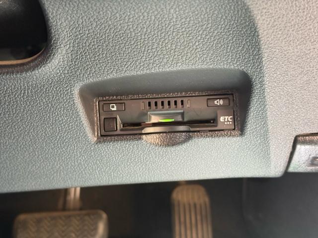 プリウス Ｓセーフティプラス　純正ナビ　ｔｏｙｏｔａチームメイト　新品フルエアロＦ・Ｓ・Ｒ　バックカメラ　ビルトインＥＴＣ　レーダークルーズコントロール　衝突軽減ブレーキ　横滑り防止　スマートキー　プッシュスタート　オートライト（53枚目）