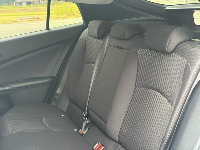 プリウス Ｓセーフティプラス　純正ナビ　ｔｏｙｏｔａチームメイト　新品フルエアロＦ・Ｓ・Ｒ　バックカメラ　ビルトインＥＴＣ　レーダークルーズコントロール　衝突軽減ブレーキ　横滑り防止　スマートキー　プッシュスタート　オートライト（56枚目）