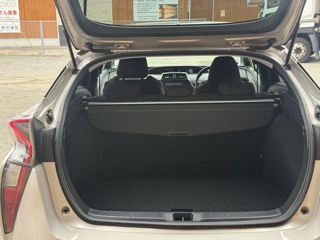 プリウス Ｓセーフティプラス　純正ナビ　ｔｏｙｏｔａチームメイト　新品フルエアロＦ・Ｓ・Ｒ　バックカメラ　ビルトインＥＴＣ　レーダークルーズコントロール　衝突軽減ブレーキ　横滑り防止　スマートキー　プッシュスタート　オートライト（58枚目）