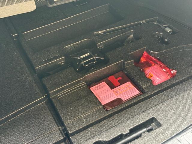 プリウス Ｓセーフティプラス　純正ナビ　ｔｏｙｏｔａチームメイト　新品フルエアロＦ・Ｓ・Ｒ　バックカメラ　ビルトインＥＴＣ　レーダークルーズコントロール　衝突軽減ブレーキ　横滑り防止　スマートキー　プッシュスタート　オートライト（60枚目）