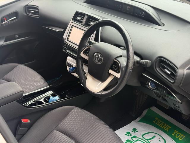 プリウス Ｓセーフティプラス　純正ナビ　ｔｏｙｏｔａチームメイト　新品フルエアロＦ・Ｓ・Ｒ　バックカメラ　ビルトインＥＴＣ　レーダークルーズコントロール　衝突軽減ブレーキ　横滑り防止　スマートキー　プッシュスタート　オートライト（63枚目）