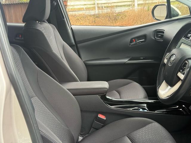 プリウス Ｓセーフティプラス　純正ナビ　ｔｏｙｏｔａチームメイト　新品フルエアロＦ・Ｓ・Ｒ　バックカメラ　ビルトインＥＴＣ　レーダークルーズコントロール　衝突軽減ブレーキ　横滑り防止　スマートキー　プッシュスタート　オートライト（65枚目）