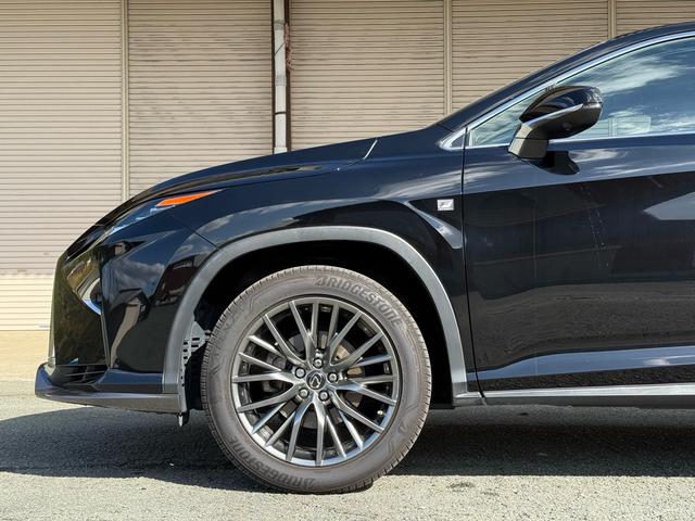 ＲＸ ＲＸ２００ｔ　Ｆスポーツ　黒革エアシート・パノラミックビュー・３眼ＬＥＤヘッド・純正ナビ・フルセグ・ＢＴオーディオ・純正２０ＡＷ・パワーバックドア・リアシートヒーター・セーフティＳ・パドルシフト・ＨＵＤ・オートＨＩビーム（17枚目）