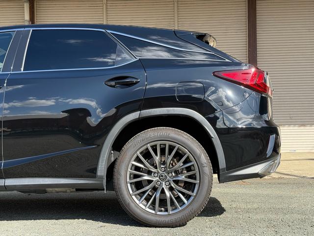 ＲＸ ＲＸ２００ｔ　Ｆスポーツ　黒革エアシート・パノラミックビュー・３眼ＬＥＤヘッド・純正ナビ・フルセグ・ＢＴオーディオ・純正２０ＡＷ・パワーバックドア・リアシートヒーター・セーフティＳ・パドルシフト・ＨＵＤ・オートＨＩビーム（18枚目）