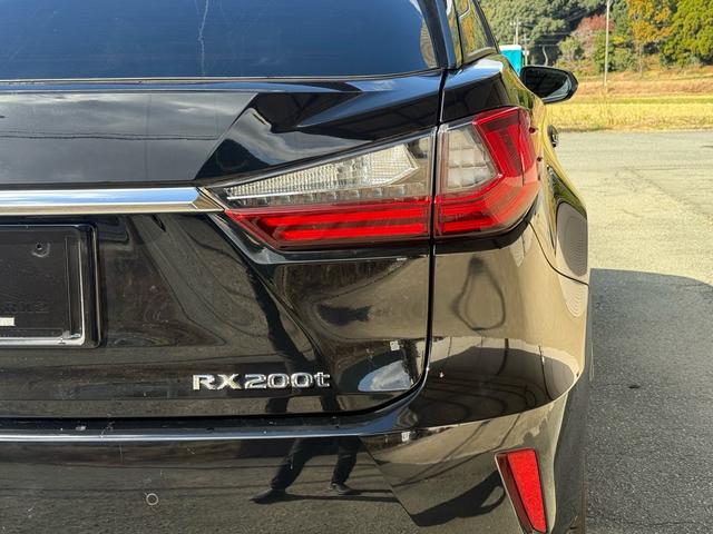 ＲＸ ＲＸ２００ｔ　Ｆスポーツ　黒革エアシート・パノラミックビュー・３眼ＬＥＤヘッド・純正ナビ・フルセグ・ＢＴオーディオ・純正２０ＡＷ・パワーバックドア・リアシートヒーター・セーフティＳ・パドルシフト・ＨＵＤ・オートＨＩビーム（24枚目）