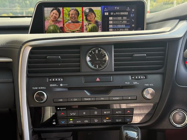 ＲＸ ＲＸ２００ｔ　Ｆスポーツ　黒革エアシート・パノラミックビュー・３眼ＬＥＤヘッド・純正ナビ・フルセグ・ＢＴオーディオ・純正２０ＡＷ・パワーバックドア・リアシートヒーター・セーフティＳ・パドルシフト・ＨＵＤ・オートＨＩビーム（35枚目）