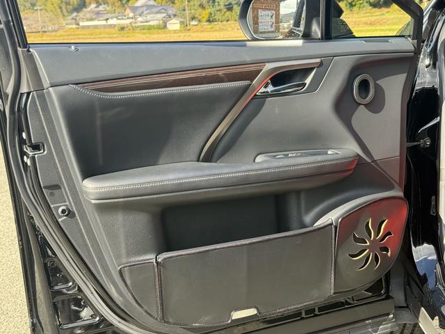 ＲＸ ＲＸ２００ｔ　Ｆスポーツ　黒革エアシート・パノラミックビュー・３眼ＬＥＤヘッド・純正ナビ・フルセグ・ＢＴオーディオ・純正２０ＡＷ・パワーバックドア・リアシートヒーター・セーフティＳ・パドルシフト・ＨＵＤ・オートＨＩビーム（64枚目）