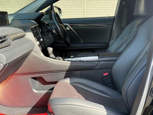 ＲＸ ＲＸ２００ｔ　Ｆスポーツ　黒革エアシート・パノラミックビュー・３眼ＬＥＤヘッド・純正ナビ・フルセグ・ＢＴオーディオ・純正２０ＡＷ・パワーバックドア・リアシートヒーター・セーフティＳ・パドルシフト・ＨＵＤ・オートＨＩビーム（65枚目）