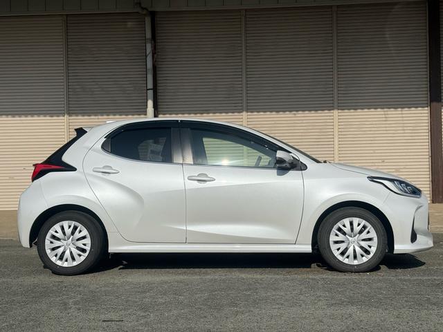 ヤリス ハイブリッドZ TSS DA レンタUP ETC バックカメラ LEDヘッドライト コーナーセンサー シートヒーター アイドリングストップ キーレス プッシュスタート クルーズコントロール オートエアコン(17枚目)