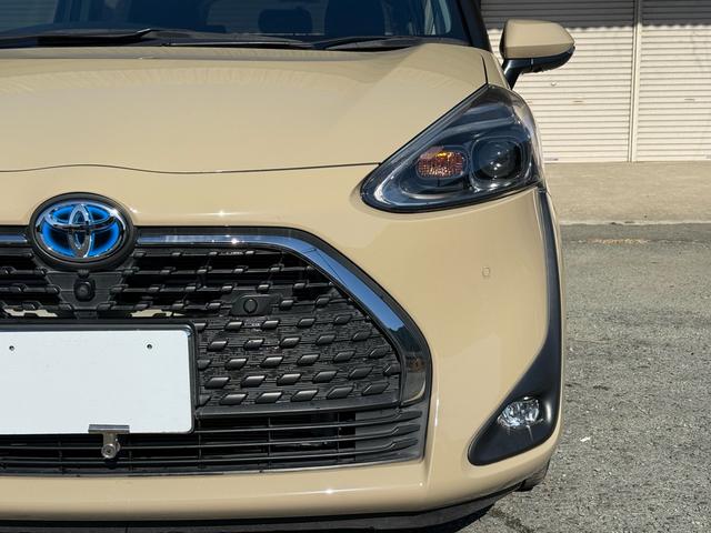 シエンタ ハイブリッドG クエロ 12.1インチ後席モニター 全方位モニター TSS オートハイビーム 両側パワースライドドア 純正ナビ 衝突軽減ブレーキ ハーフレザーシート LEDヘッドライト シートヒーター バックカメラ ドラレコ(4枚目)