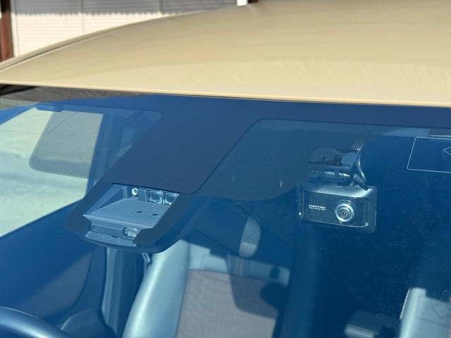 シエンタ ハイブリッドG クエロ 12.1インチ後席モニター 全方位モニター TSS オートハイビーム 両側パワースライドドア 純正ナビ 衝突軽減ブレーキ ハーフレザーシート LEDヘッドライト シートヒーター バックカメラ ドラレコ(7枚目)