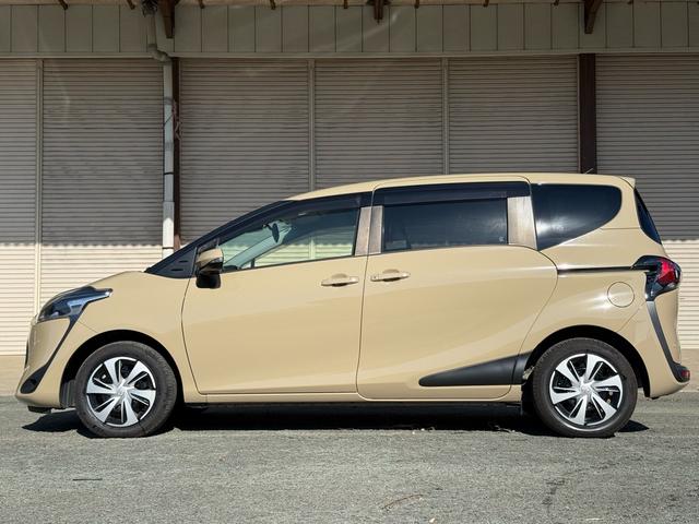 シエンタ ハイブリッドG クエロ 12.1インチ後席モニター 全方位モニター TSS オートハイビーム 両側パワースライドドア 純正ナビ 衝突軽減ブレーキ ハーフレザーシート LEDヘッドライト シートヒーター バックカメラ ドラレコ(9枚目)