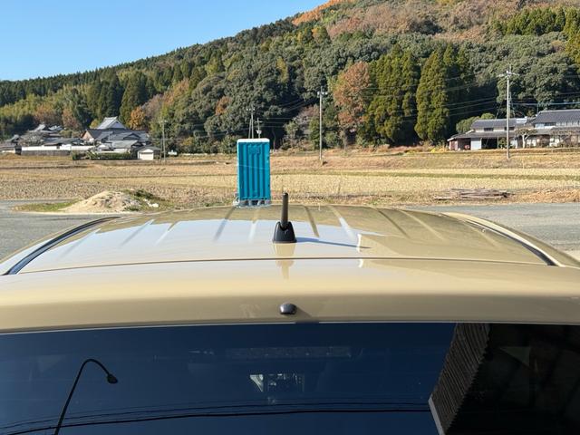 シエンタ ハイブリッドG クエロ 12.1インチ後席モニター 全方位モニター TSS オートハイビーム 両側パワースライドドア 純正ナビ 衝突軽減ブレーキ ハーフレザーシート LEDヘッドライト シートヒーター バックカメラ ドラレコ(17枚目)