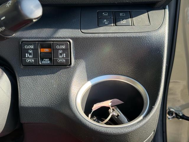 シエンタ ハイブリッドG クエロ 12.1インチ後席モニター 全方位モニター TSS オートハイビーム 両側パワースライドドア 純正ナビ 衝突軽減ブレーキ ハーフレザーシート LEDヘッドライト シートヒーター バックカメラ ドラレコ(36枚目)