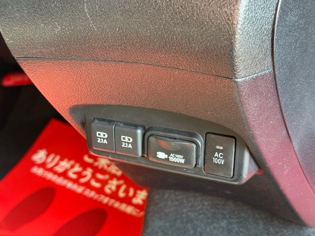 シエンタ ハイブリッドG クエロ 12.1インチ後席モニター 全方位モニター TSS オートハイビーム 両側パワースライドドア 純正ナビ 衝突軽減ブレーキ ハーフレザーシート LEDヘッドライト シートヒーター バックカメラ ドラレコ(38枚目)