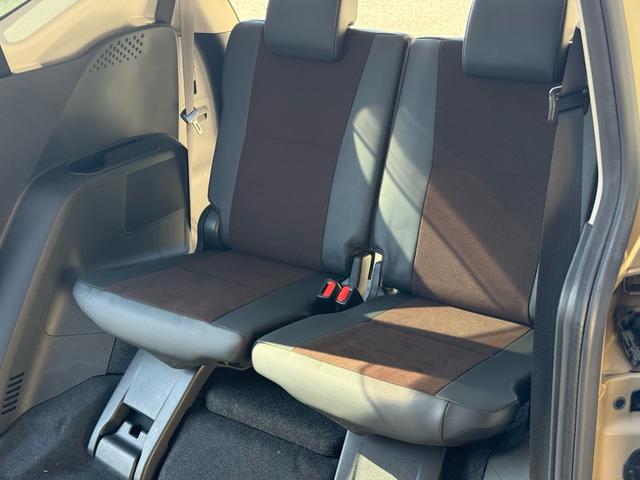 シエンタ ハイブリッドG クエロ 12.1インチ後席モニター 全方位モニター TSS オートハイビーム 両側パワースライドドア 純正ナビ 衝突軽減ブレーキ ハーフレザーシート LEDヘッドライト シートヒーター バックカメラ ドラレコ(54枚目)