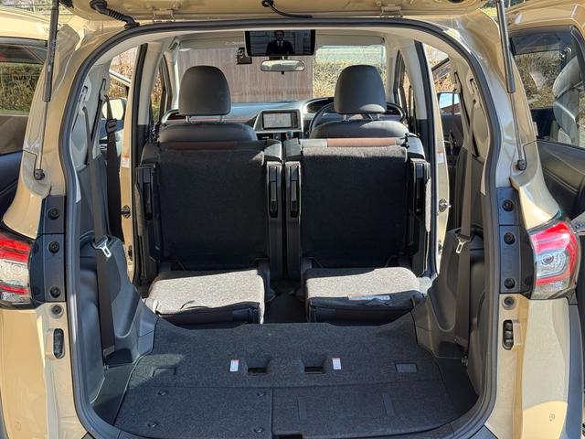 シエンタ ハイブリッドG クエロ 12.1インチ後席モニター 全方位モニター TSS オートハイビーム 両側パワースライドドア 純正ナビ 衝突軽減ブレーキ ハーフレザーシート LEDヘッドライト シートヒーター バックカメラ ドラレコ(55枚目)