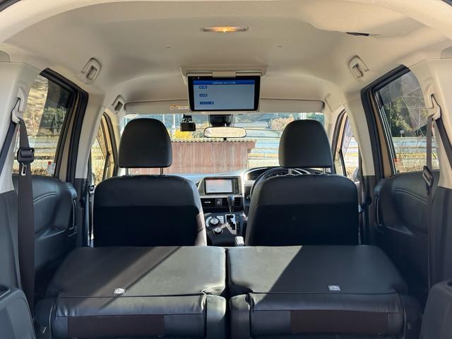 シエンタ ハイブリッドG クエロ 12.1インチ後席モニター 全方位モニター TSS オートハイビーム 両側パワースライドドア 純正ナビ 衝突軽減ブレーキ ハーフレザーシート LEDヘッドライト シートヒーター バックカメラ ドラレコ(57枚目)