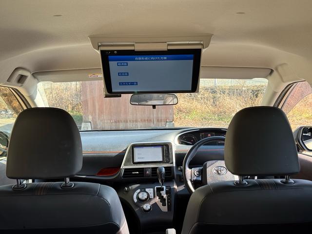 シエンタ ハイブリッドG クエロ 12.1インチ後席モニター 全方位モニター TSS オートハイビーム 両側パワースライドドア 純正ナビ 衝突軽減ブレーキ ハーフレザーシート LEDヘッドライト シートヒーター バックカメラ ドラレコ(58枚目)