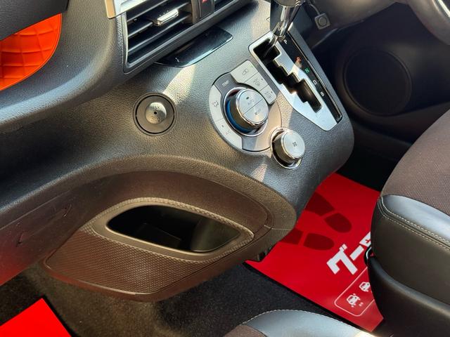 シエンタ ハイブリッドG クエロ 12.1インチ後席モニター 全方位モニター TSS オートハイビーム 両側パワースライドドア 純正ナビ 衝突軽減ブレーキ ハーフレザーシート LEDヘッドライト シートヒーター バックカメラ ドラレコ(64枚目)