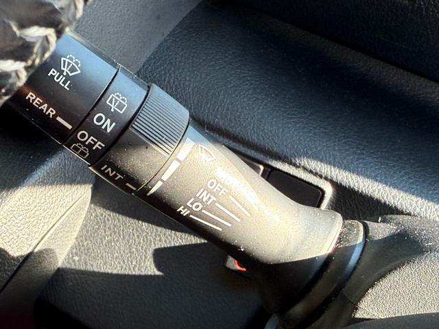 シエンタ ハイブリッドG クエロ 12.1インチ後席モニター 全方位モニター TSS オートハイビーム 両側パワースライドドア 純正ナビ 衝突軽減ブレーキ ハーフレザーシート LEDヘッドライト シートヒーター バックカメラ ドラレコ(69枚目)