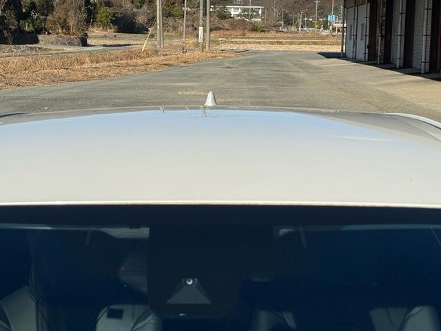 プリウス Ｓツーリングセレクション　新品１８インチアルミ＆タイヤ　フルエアロ　黒革シート　ＴＶナビ　バックカメラ　クルコン　シートヒーター　ＣＤ再生　ＤＶＤ視聴可　Ｂｌｕｅｔｏｏｔｈ接続　アイドリングストップ機能　オートライト　革ステア（14枚目）