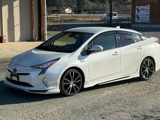 プリウス Ｓツーリングセレクション　新品１８インチアルミ＆タイヤ　フルエアロ　黒革シート　ＴＶナビ　バックカメラ　クルコン　シートヒーター　ＣＤ再生　ＤＶＤ視聴可　Ｂｌｕｅｔｏｏｔｈ接続　アイドリングストップ機能　オートライト　革ステア（25枚目）