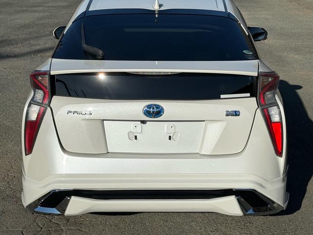 プリウス Ｓツーリングセレクション　新品１８インチアルミ＆タイヤ　フルエアロ　黒革シート　ＴＶナビ　バックカメラ　クルコン　シートヒーター　ＣＤ再生　ＤＶＤ視聴可　Ｂｌｕｅｔｏｏｔｈ接続　アイドリングストップ機能　オートライト　革ステア（29枚目）