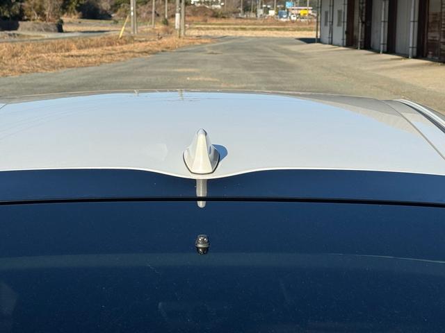 プリウス Ｓツーリングセレクション　新品１８インチアルミ＆タイヤ　フルエアロ　黒革シート　ＴＶナビ　バックカメラ　クルコン　シートヒーター　ＣＤ再生　ＤＶＤ視聴可　Ｂｌｕｅｔｏｏｔｈ接続　アイドリングストップ機能　オートライト　革ステア（33枚目）