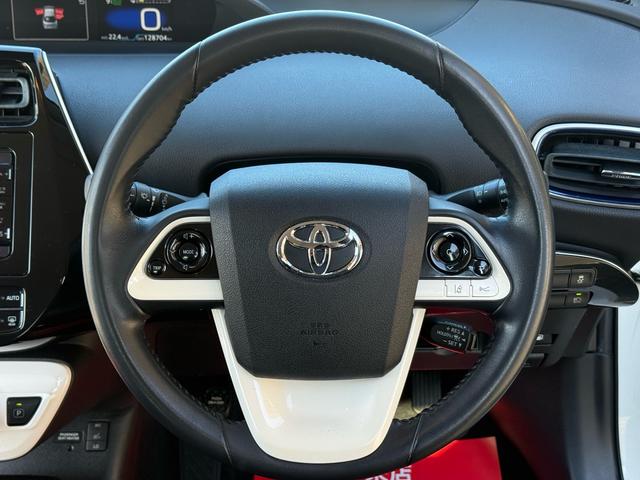 プリウス Ｓツーリングセレクション　新品１８インチアルミ＆タイヤ　フルエアロ　黒革シート　ＴＶナビ　バックカメラ　クルコン　シートヒーター　ＣＤ再生　ＤＶＤ視聴可　Ｂｌｕｅｔｏｏｔｈ接続　アイドリングストップ機能　オートライト　革ステア（40枚目）