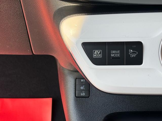 プリウス Ｓツーリングセレクション　新品１８インチアルミ＆タイヤ　フルエアロ　黒革シート　ＴＶナビ　バックカメラ　クルコン　シートヒーター　ＣＤ再生　ＤＶＤ視聴可　Ｂｌｕｅｔｏｏｔｈ接続　アイドリングストップ機能　オートライト　革ステア（48枚目）