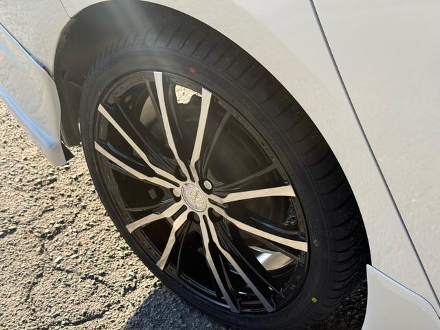 プリウス Ｓツーリングセレクション　新品１８インチアルミ＆タイヤ　フルエアロ　黒革シート　ＴＶナビ　バックカメラ　クルコン　シートヒーター　ＣＤ再生　ＤＶＤ視聴可　Ｂｌｕｅｔｏｏｔｈ接続　アイドリングストップ機能　オートライト　革ステア（64枚目）