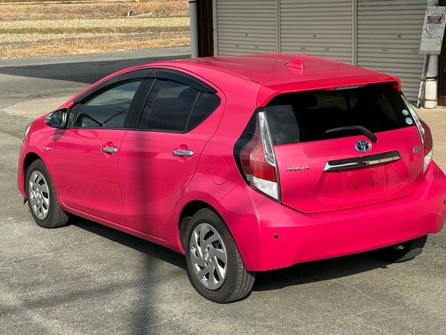 アクア Ｇ　中期　車検整備付　クルーズコントロール　ＬＥＤヘッドライト　ＬＥＤフォグランプ　オートライト　純正ＳＤナビ　地デジ　Ｂｌｕｅｔｏｏｔｈ　バックカメラ　　スマートキーＸ２　電格ミラー　革巻きステアリング（14枚目）