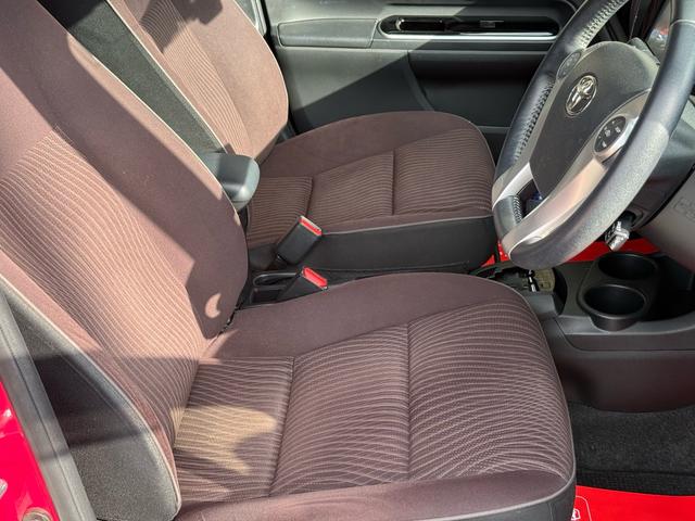 アクア Ｇ　中期　車検整備付　クルーズコントロール　ＬＥＤヘッドライト　ＬＥＤフォグランプ　オートライト　純正ＳＤナビ　地デジ　Ｂｌｕｅｔｏｏｔｈ　バックカメラ　　スマートキーＸ２　電格ミラー　革巻きステアリング（32枚目）