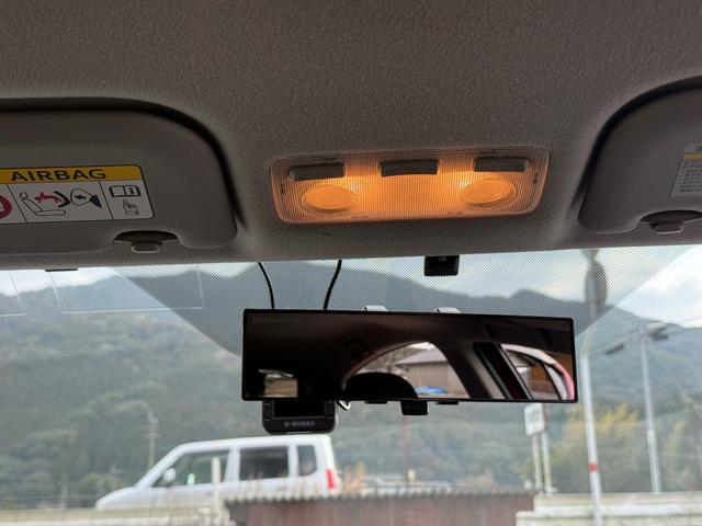 アクア Ｇ　中期　車検整備付　クルーズコントロール　ＬＥＤヘッドライト　ＬＥＤフォグランプ　オートライト　純正ＳＤナビ　地デジ　Ｂｌｕｅｔｏｏｔｈ　バックカメラ　　スマートキーＸ２　電格ミラー　革巻きステアリング（52枚目）