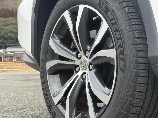 ＲＸ ＲＸ４５０ｈ　バージョンＬ　茶革エアシート・パノラミックビュー・セーフティＳ・純正ナビ・フルセグ・ＨＵＤ・３眼ＬＥＤヘッド・パワーバックドア・ＨＵＤ・リアシートヒーター・オートＨＩビーム・ＥＴＣ２．０・ウッドコンビステア・（77枚目）