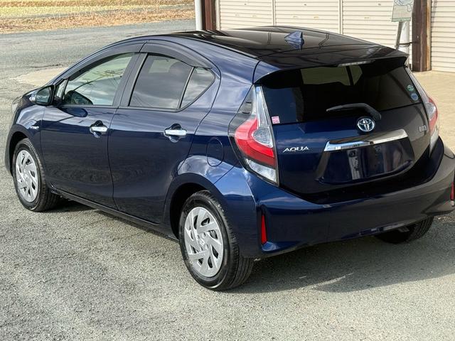 アクア Ｓスタイルブラック　後期／９インチナビ／バックカメラ／フルセグＴＶ／ＬＥＤヘッド／Ｂｌｕｅｔｏｏｔｈ／ＣＤ／ＤＶＤ／ドラレコ／ＥＴＣ／オートハイビーム／オートライト／車線逸脱／衝突安全装置／スマートキー／プッシュスタート（17枚目）