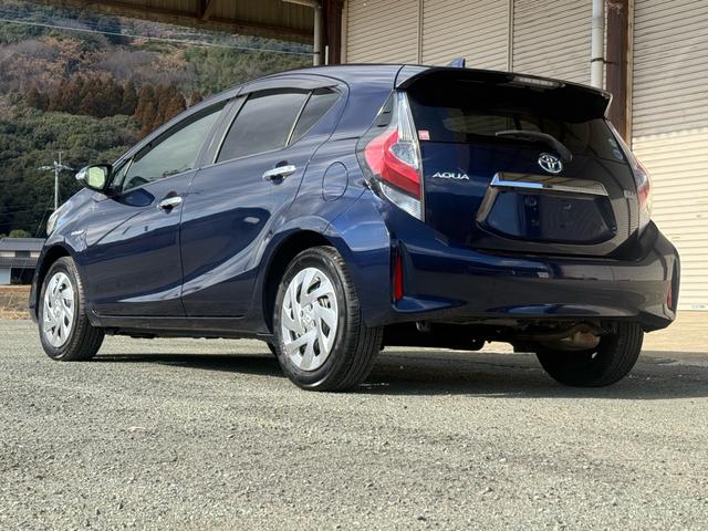 アクア Ｓスタイルブラック　後期／９インチナビ／バックカメラ／フルセグＴＶ／ＬＥＤヘッド／Ｂｌｕｅｔｏｏｔｈ／ＣＤ／ＤＶＤ／ドラレコ／ＥＴＣ／オートハイビーム／オートライト／車線逸脱／衝突安全装置／スマートキー／プッシュスタート（18枚目）