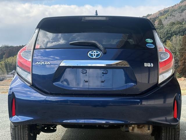 アクア Ｓスタイルブラック　後期／９インチナビ／バックカメラ／フルセグＴＶ／ＬＥＤヘッド／Ｂｌｕｅｔｏｏｔｈ／ＣＤ／ＤＶＤ／ドラレコ／ＥＴＣ／オートハイビーム／オートライト／車線逸脱／衝突安全装置／スマートキー／プッシュスタート（19枚目）