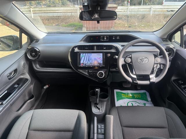 アクア Ｓスタイルブラック　後期／９インチナビ／バックカメラ／フルセグＴＶ／ＬＥＤヘッド／Ｂｌｕｅｔｏｏｔｈ／ＣＤ／ＤＶＤ／ドラレコ／ＥＴＣ／オートハイビーム／オートライト／車線逸脱／衝突安全装置／スマートキー／プッシュスタート（33枚目）