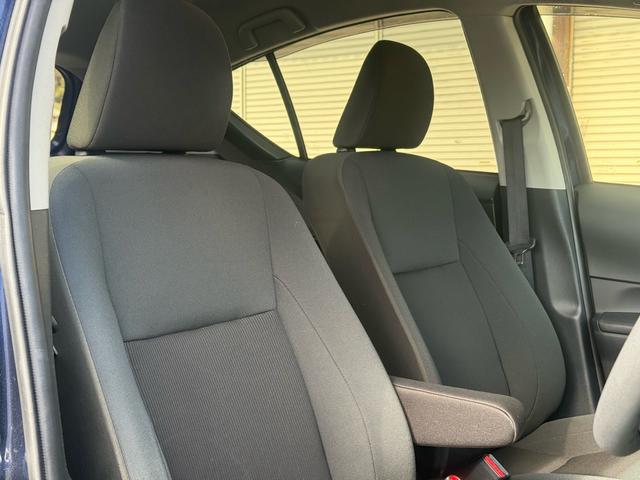 アクア Ｓスタイルブラック　後期／９インチナビ／バックカメラ／フルセグＴＶ／ＬＥＤヘッド／Ｂｌｕｅｔｏｏｔｈ／ＣＤ／ＤＶＤ／ドラレコ／ＥＴＣ／オートハイビーム／オートライト／車線逸脱／衝突安全装置／スマートキー／プッシュスタート（34枚目）