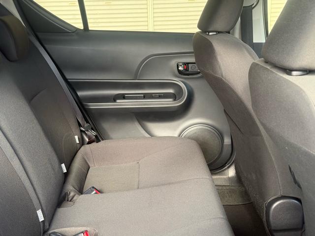 アクア Ｓスタイルブラック　後期／９インチナビ／バックカメラ／フルセグＴＶ／ＬＥＤヘッド／Ｂｌｕｅｔｏｏｔｈ／ＣＤ／ＤＶＤ／ドラレコ／ＥＴＣ／オートハイビーム／オートライト／車線逸脱／衝突安全装置／スマートキー／プッシュスタート（46枚目）