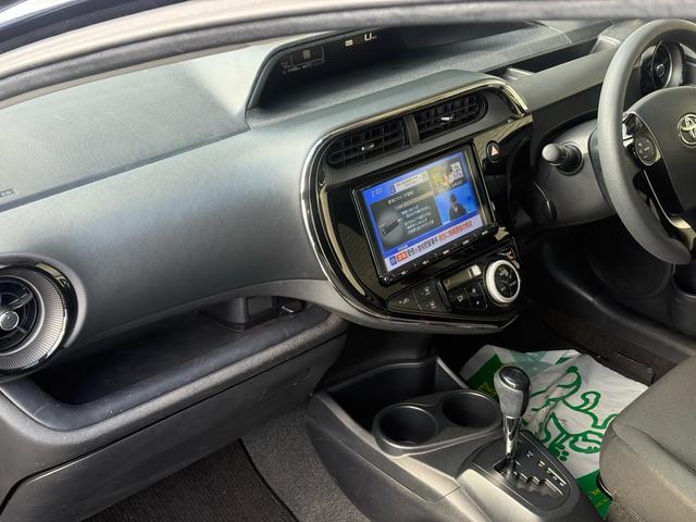 アクア Ｓスタイルブラック　後期／９インチナビ／バックカメラ／フルセグＴＶ／ＬＥＤヘッド／Ｂｌｕｅｔｏｏｔｈ／ＣＤ／ＤＶＤ／ドラレコ／ＥＴＣ／オートハイビーム／オートライト／車線逸脱／衝突安全装置／スマートキー／プッシュスタート（53枚目）