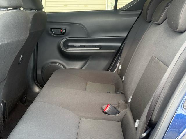 アクア Ｓスタイルブラック　後期／９インチナビ／バックカメラ／フルセグＴＶ／ＬＥＤヘッド／Ｂｌｕｅｔｏｏｔｈ／ＣＤ／ＤＶＤ／ドラレコ／ＥＴＣ／オートハイビーム／オートライト／車線逸脱／衝突安全装置／スマートキー／プッシュスタート（59枚目）