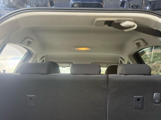 アクア Ｓスタイルブラック　後期／９インチナビ／バックカメラ／フルセグＴＶ／ＬＥＤヘッド／Ｂｌｕｅｔｏｏｔｈ／ＣＤ／ＤＶＤ／ドラレコ／ＥＴＣ／オートハイビーム／オートライト／車線逸脱／衝突安全装置／スマートキー／プッシュスタート（61枚目）