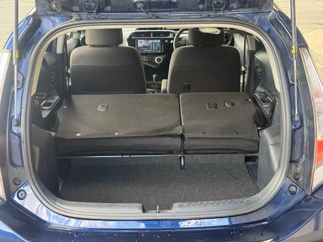 アクア Ｓスタイルブラック　後期／９インチナビ／バックカメラ／フルセグＴＶ／ＬＥＤヘッド／Ｂｌｕｅｔｏｏｔｈ／ＣＤ／ＤＶＤ／ドラレコ／ＥＴＣ／オートハイビーム／オートライト／車線逸脱／衝突安全装置／スマートキー／プッシュスタート（62枚目）