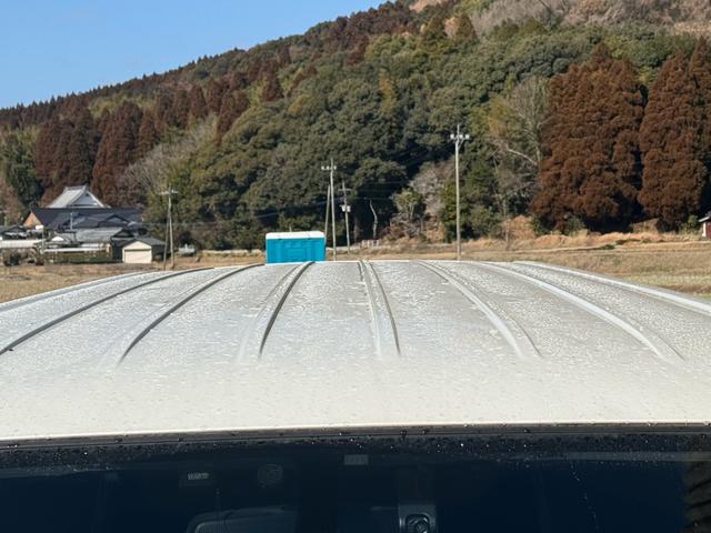 ハイエースバン スーパーＧＬ　ダークプライム　特別仕様車　ベットキット　フロントモデリスタ　社外１５インチＡＷ　ハーフレザーシート　ＥＴＣ　ＬＥＤヘッドライト　ナビＴＶ　Ｂカメラ　スマートキー　両側スライド　両側スライドガラス　キャンピング仕様（18枚目）